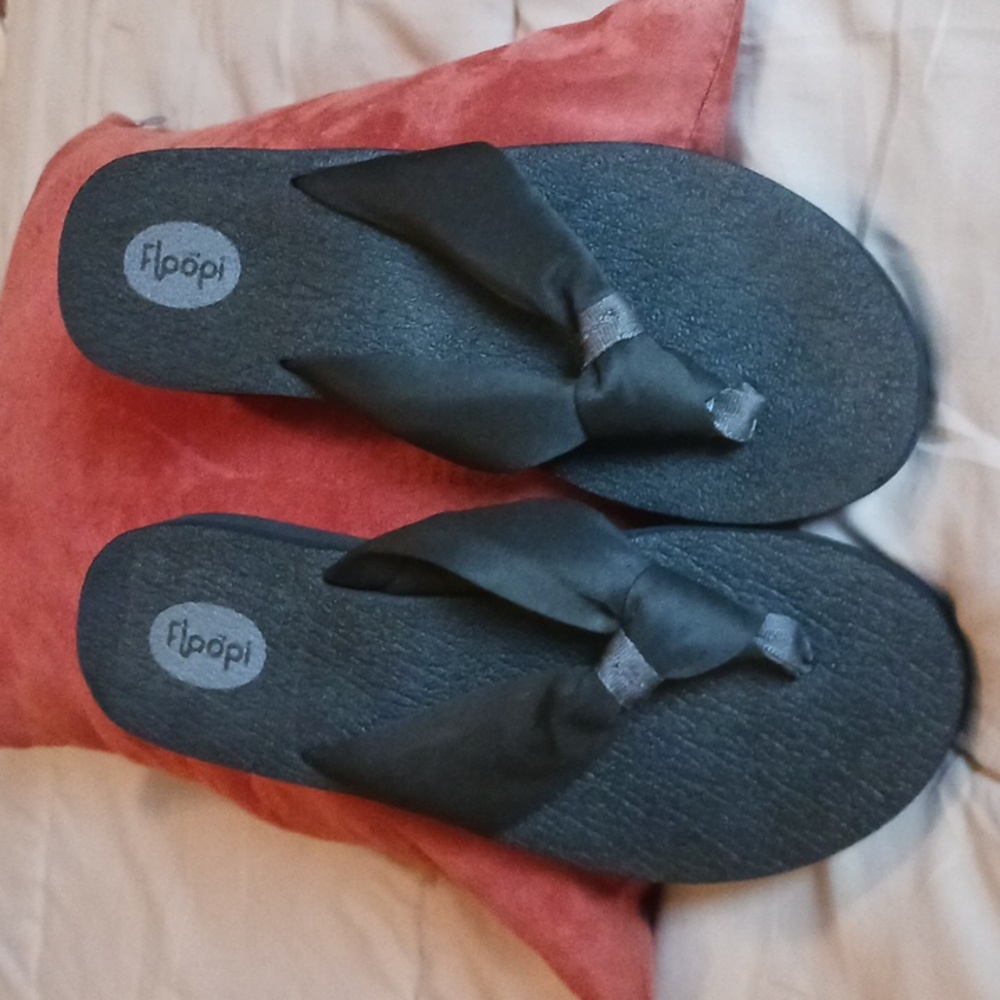 Floopi Womens comfort  sandals
